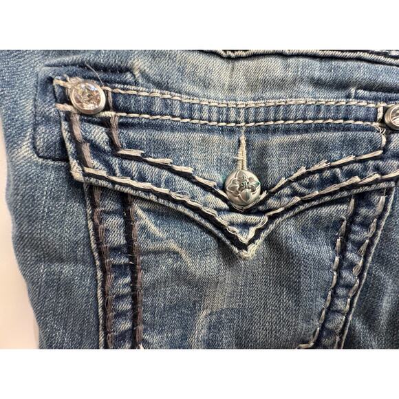 Miss Me Women's JB5014P89 Boyfriend Distressed Capri Jeans - Size 28x24 - Picture 5 of 9